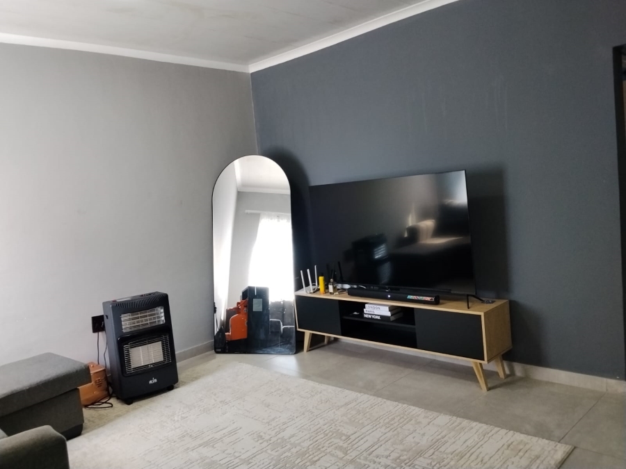 To Let 1 Bedroom Property for Rent in Oos Einde North West
